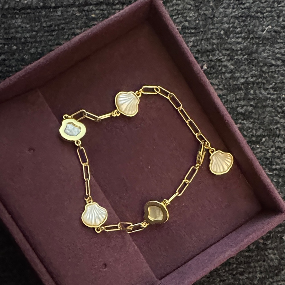 Asha by Ashley McCormick petite skankaty bracelet - Picture 3 of 6